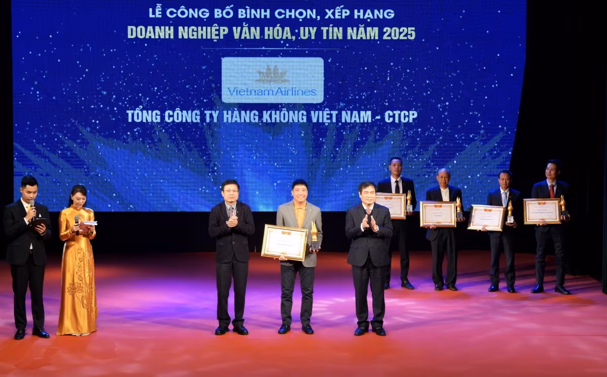 Vietnam Airlines vào Top 20 Doanh nghiệp Văn hoá Uy tín 2025