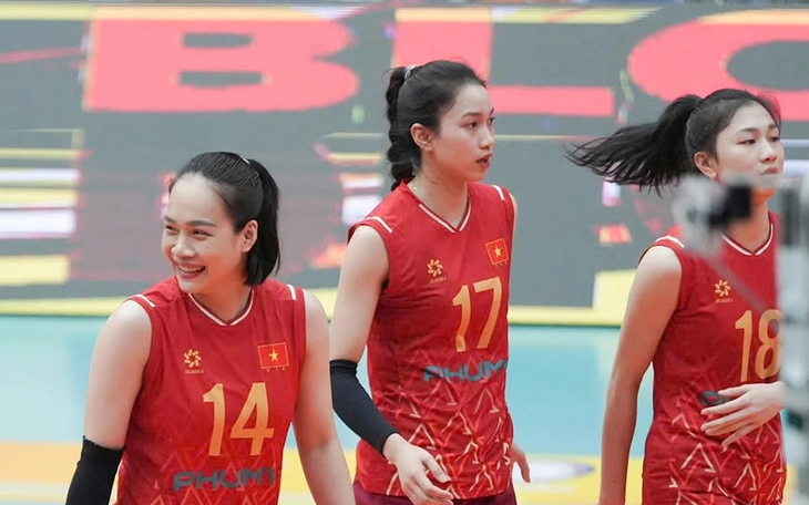 Tuyển bóng chuyền nữ Việt Nam thua đậm U21 Trung Quốc tại giải Thượng Hải Tuyển bóng chuyền nữ Việt Nam bất lực, thua chóng vánh đội trẻ Trung Quốc - Ảnh 2.