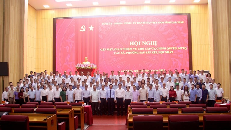 Quế Ngọc Hải rời B.Bình Dương để gia nhập HAGL vì bầu Đức? Lai Châu giao nhiệm vụ cho 38 xã, phường mới, sẵn sàng vận hành mô hình chính quyền 2 cấp