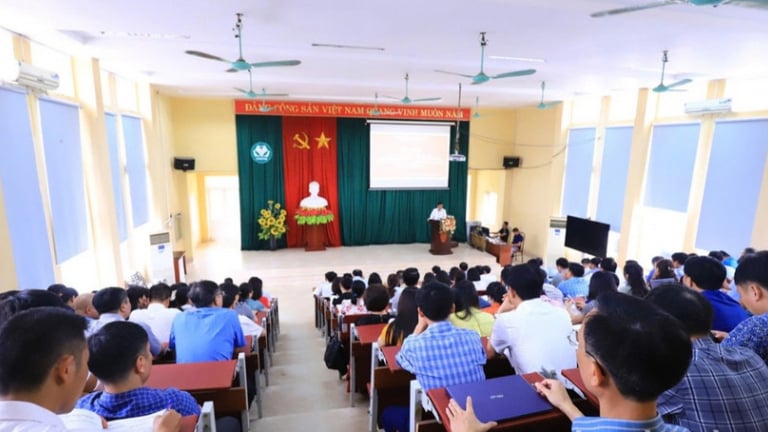 Quế Ngọc Hải rời B.Bình Dương để gia nhập HAGL vì bầu Đức? Hòa Bình trước kỳ thi tốt nghiệp THPT 2025: Quyết tâm và chuẩn bị toàn diện cho mục tiêu lớn