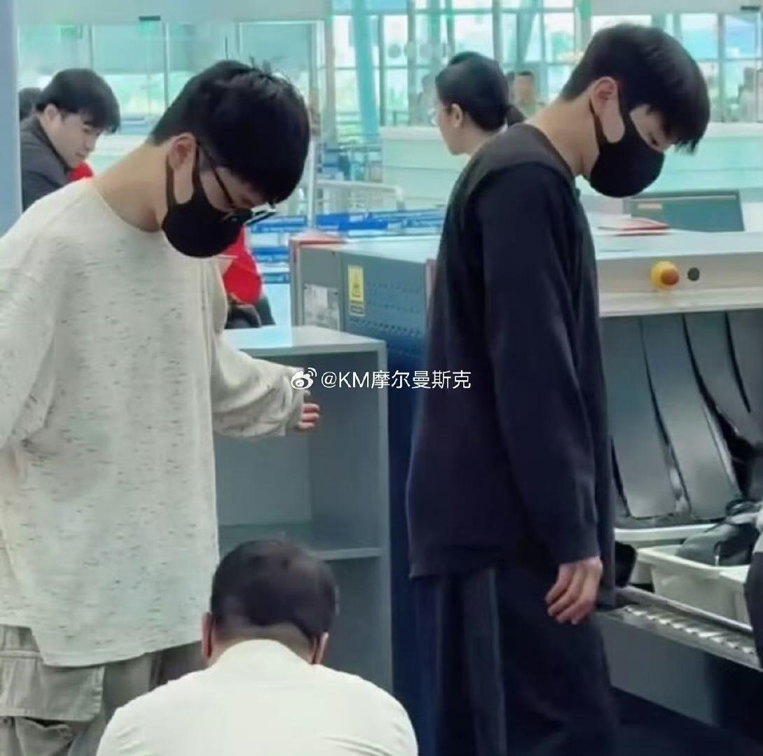 Jimin và Jungkook BTS ‘đổ bộ’ Đà Nẵng, visual ‘cưng nựng’ khiến netizen phát sốt Fan đều kỳ vọng BTS sẽ sớm trở lại Việt Nam thêm lần nữa