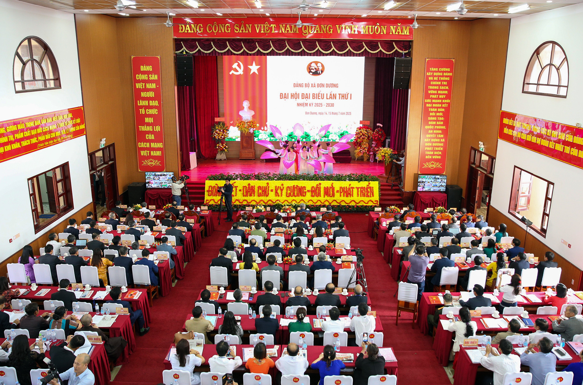 Toàn cảnh Đại hội đại biểu lần thứ nhất Đảng bộ xã Đơn Dương. Ảnh: X.N