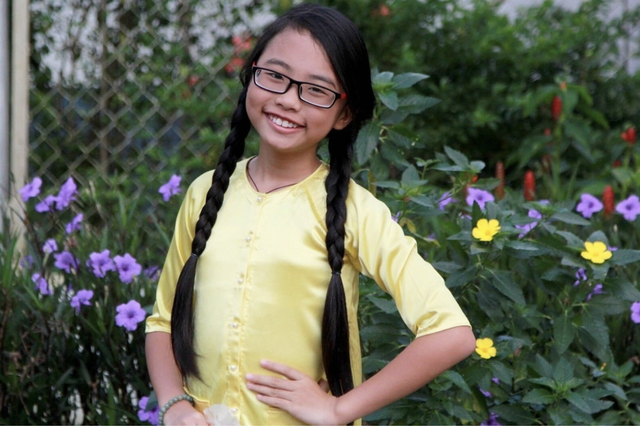 Phương Mỹ Chi thời mới bước vào nghề. Ngay cả khi trở thành Á quân The Voice Kids 2013, cô vẫn không tin mình đủ khả năng đi xa vì ngoại hình khác biệt. Lúc đó, cô mang trong mình những định kiến rằng nghệ sĩ phải xinh đẹp, phải chuẩn mực, còn mình không có gì nổi bật ngoài giọng hát.