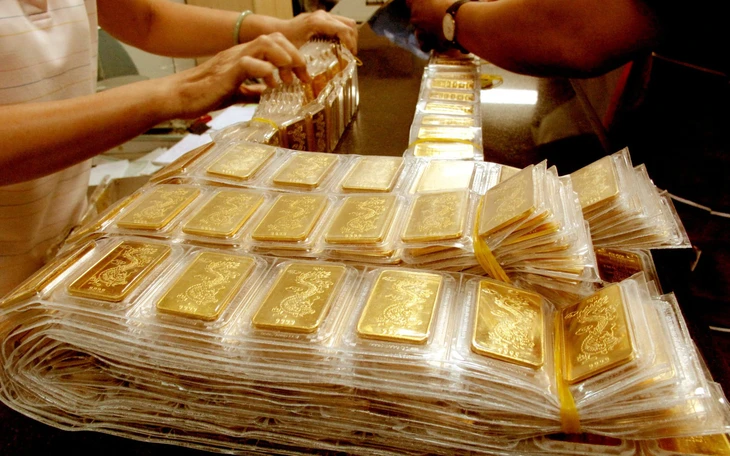 Mua, bán vàng20 triệu/ngày phải thanh toán không tiền mặt