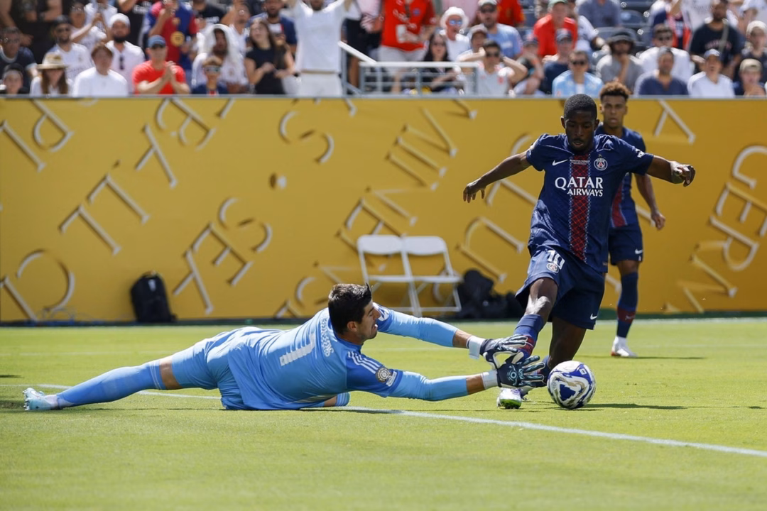 Dembele tiến hóa dưới bàn tay Luis Enrique