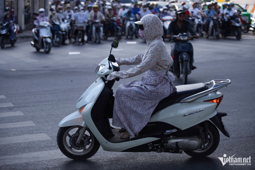 Chính phủ yêu cầu Hà Nội khẩn trương xây dựng đề án vùng phát thải thấp, lộ trình hạn chế phương tiện sử dụng nhiên liệu hóa thạch.