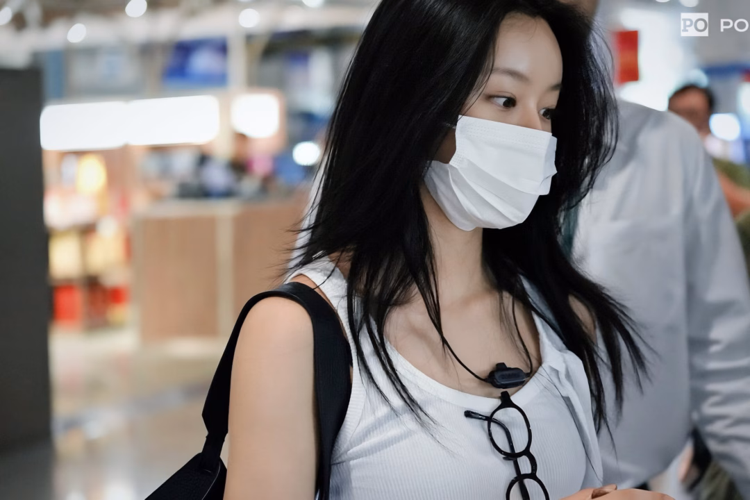 Hyeri vừa đổ bộ Việt Nam: Để mặt ít son phấn, siêu giản dị vẫn xinh cỡ này!- Ảnh4.