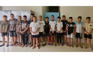 Hà Nội tính cấm xe máy xăng ở vùng lõi từ năm 2026 Tạm giữ 14 'báo thủ' gây náo loạn trên đường