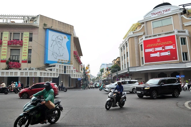 Hà Nội tính cấm xe máy xăng ở vùng lõi từ năm 2026 Trong vùng lõi Hà Nội có nhiều danh lam thắng cảnh, địa danh lịch sử, văn hóa như: hồ Gươm, quảng trường Ba Đình…