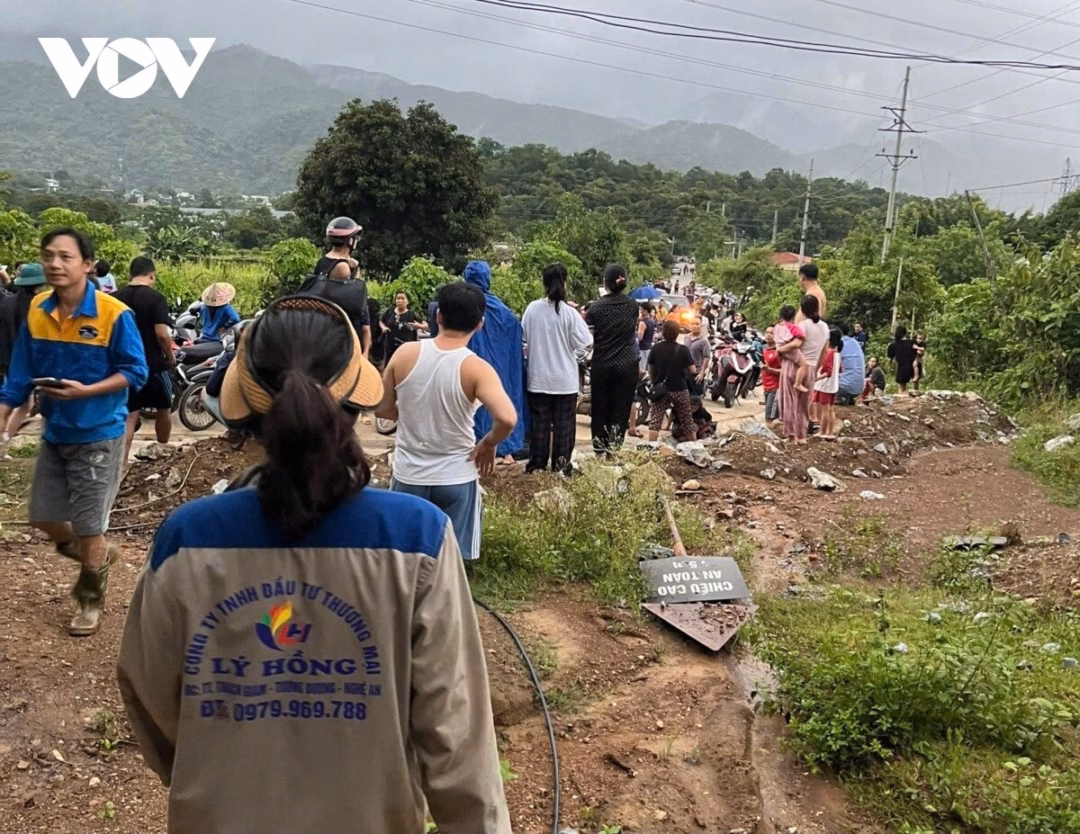 Cẩn trọng khi chia sẻ thông tin trên mạng xã hội để tránh rủi ro pháp lý