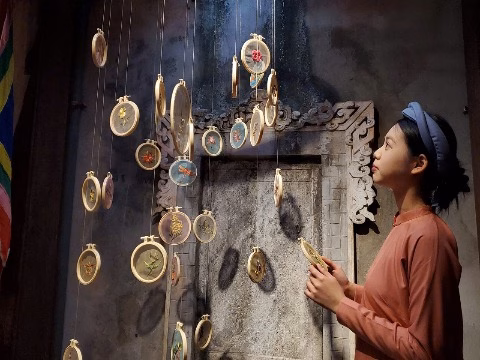 Nghệ sĩ Phan Quang ra mắt xưởng sáng tạo Sóng vỗ cát trời tại Hà Nội