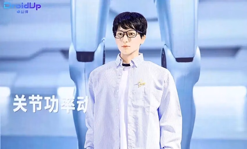 Robot trở thành nghiên cứu sinh tiến sĩ đầu tiên tại Trung Quốc