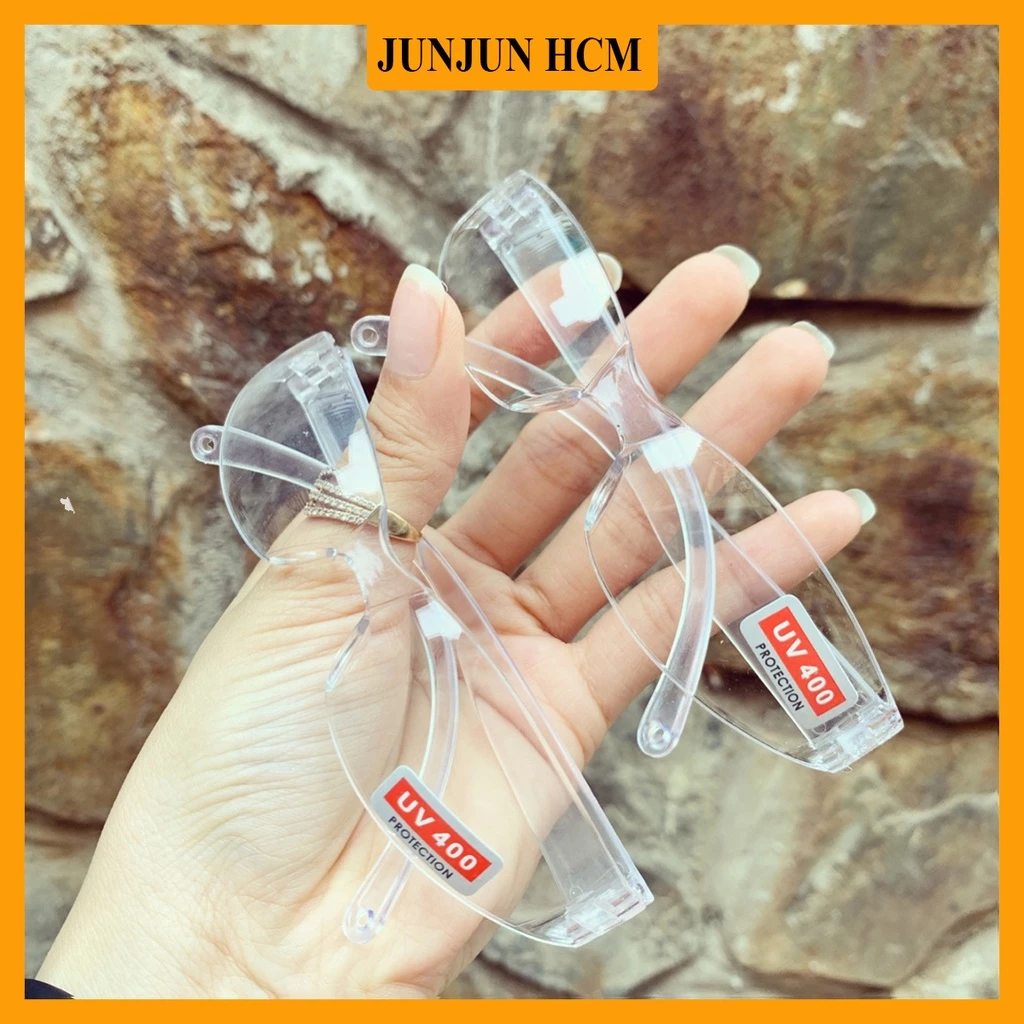 Làm thế nào để chọn mắt kính trẻ em phù hợp và an toàn cho bé khi ra đường?