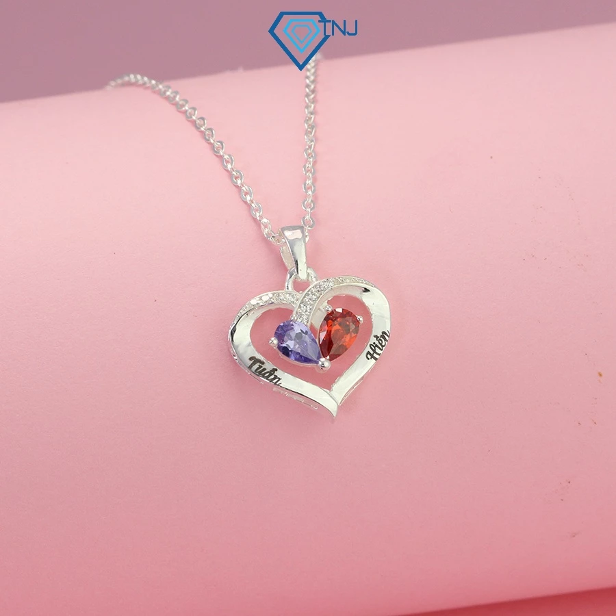 Làm thế nào để chọn dây chuyền bạc nữ khắc tên ý nghĩa mà không bị lỗi mốt?