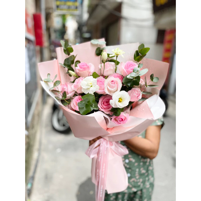 Tại sao hoa hồng tươi lại là lựa chọn số 1 cho những dịp lễ đặc biệt và làm thế nào để giữ chúng tươi lâu?