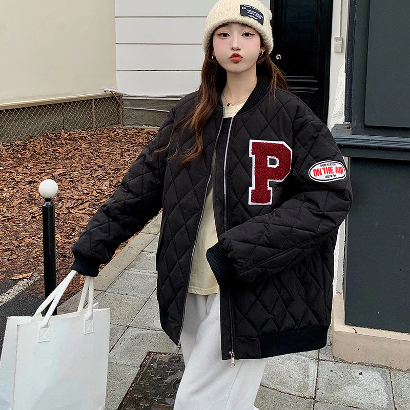 Mua áo khoác phao bóng chày dày đẹp mà vẫn bị rét buốt: Lỗi sai nhiều người mắc phải và cách khắc phục