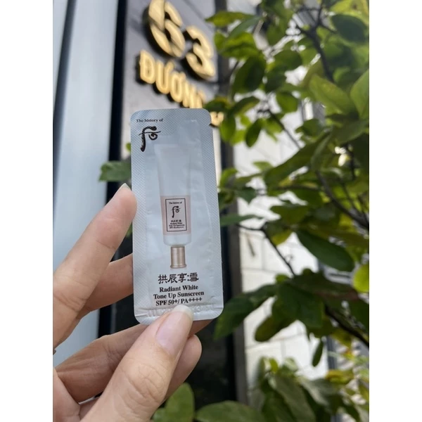 Mù kem chống nắng thông thường mà bạn dùng có thể đang làm da bạn tối màu hơn mỗi ngày?