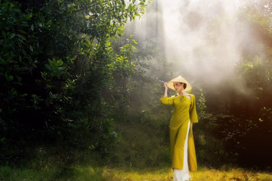 Legacy In Bloom: Ao Kim Ngọc Đưa Thổ Cẩm Mạ Vào Thời Trang Hiện Đại