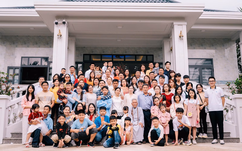 Ảnh gia đ&igrave;nh Thắng Tết 2022 v&agrave; 2023