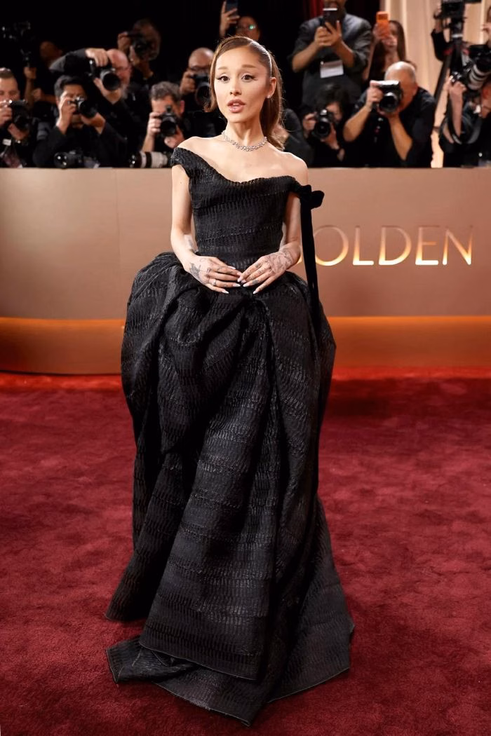 Ariana Grande Vivienne Westwood Couture Golden Globe 2026