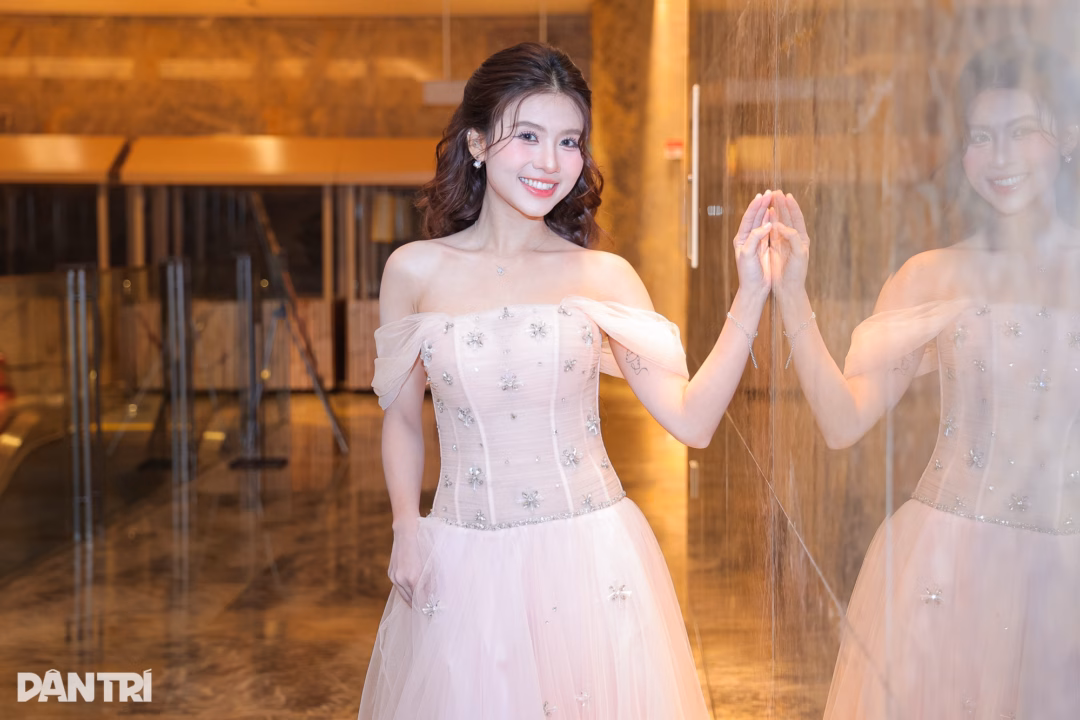 Cảnh Quỳnh Trang v&agrave; Th&aacute;i Vũ trong Gia đ&igrave;nh tr&aacute;i dấu