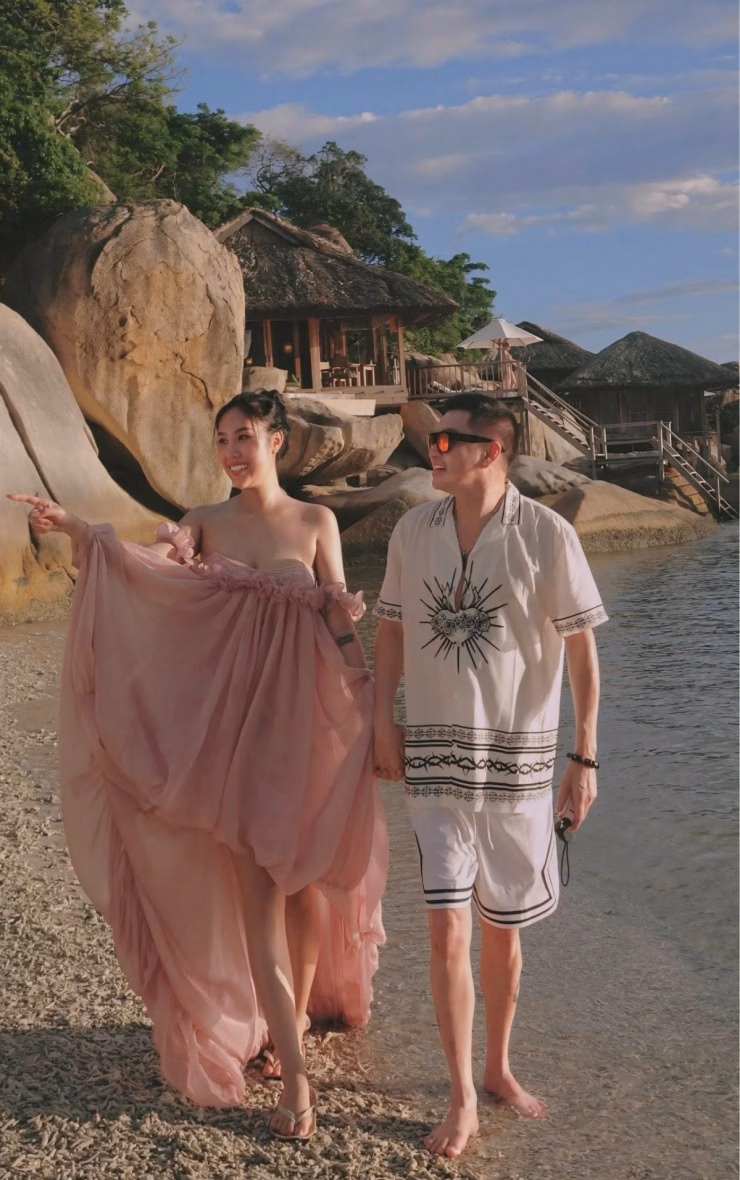 Đầm maxi voan freesize cắt xẻ vai, th&iacute;ch hợp cho kỳ nghỉ