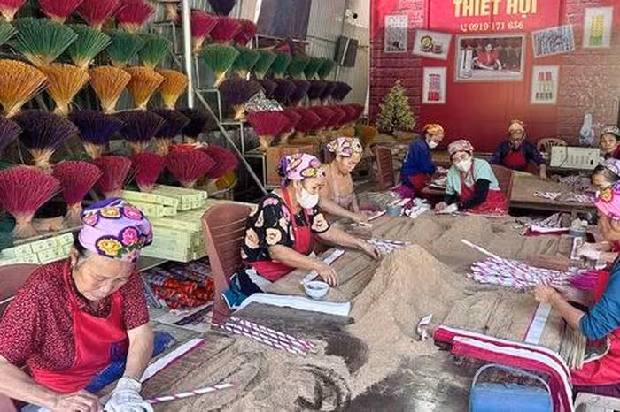 Hương trầm Quỳ Châu bùng nổ sản xuất trước Tết: truyền thống, quy trình và tiềm năng phát triển