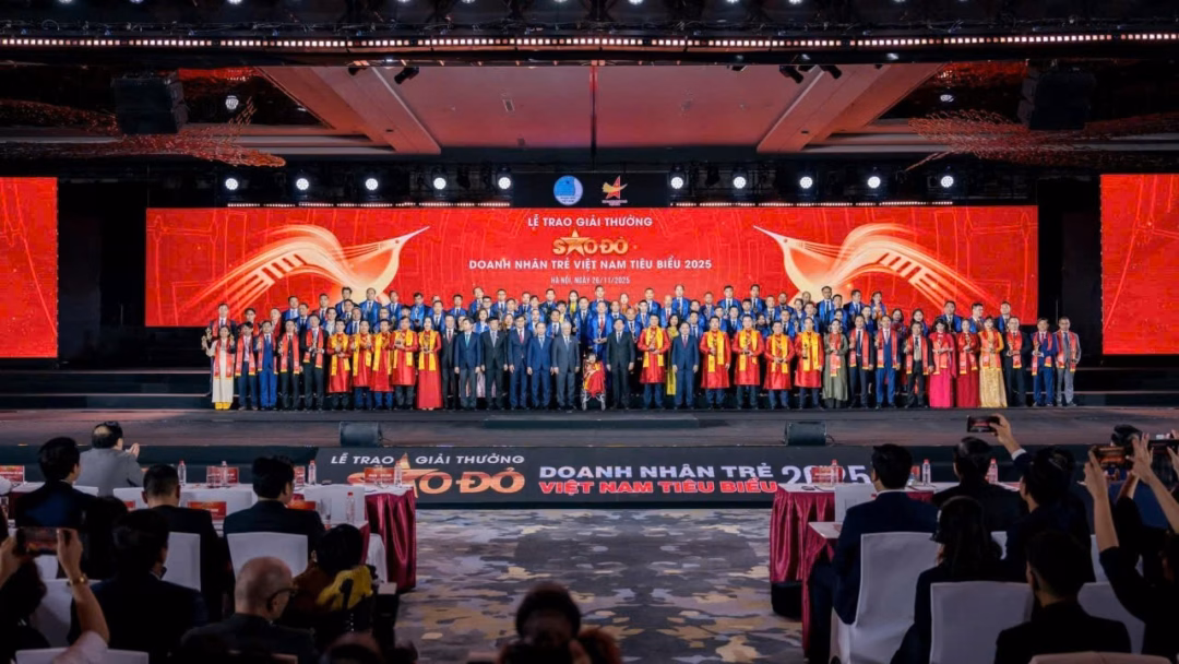 Khen thưởng doanh nhân trẻ 2025 13 hội viên HANOIBA nhận giải thưởng Sao Đỏ và Doanh nhân trẻ Việt Nam tiêu biểu