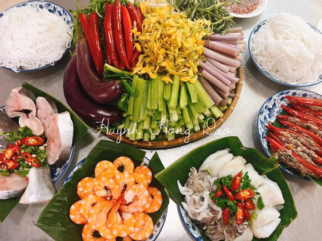 M&oacute;n ăn k&egrave;m lẩu mắm U Minh