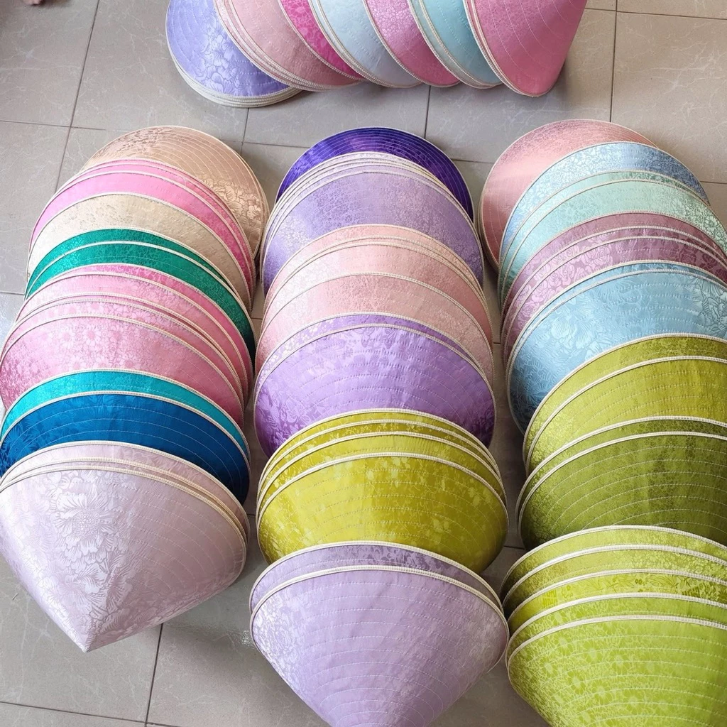 Sao tôi không biết bảo quản nón lá lụa gấm hoa đúng cách trước đó?