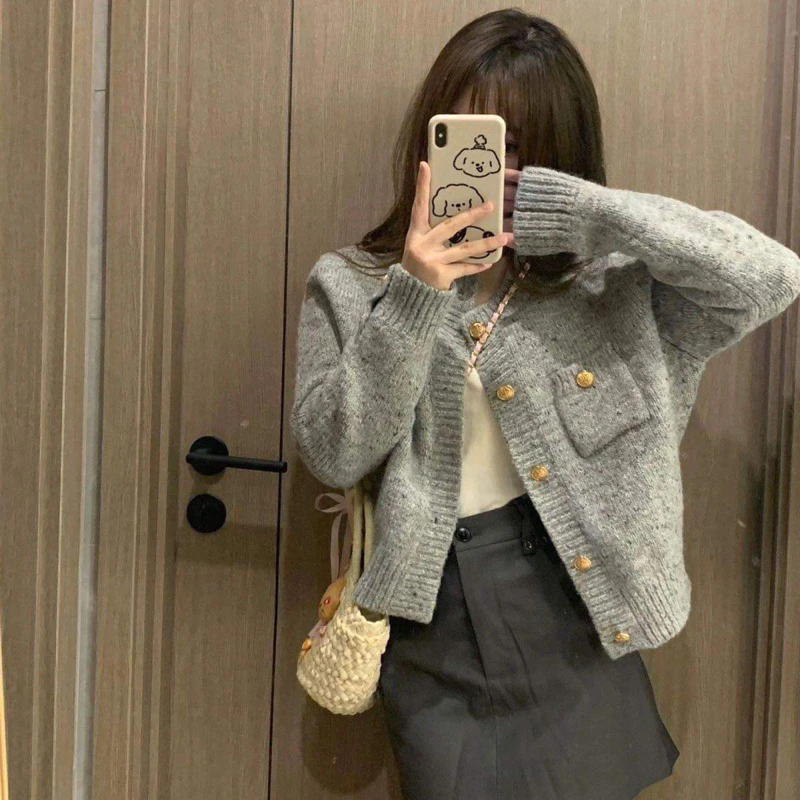 Áo Cardigan Len Mềm – Bí Quyết Cho Người Hay Lạnh, Không Phải Ai Cũng Biết