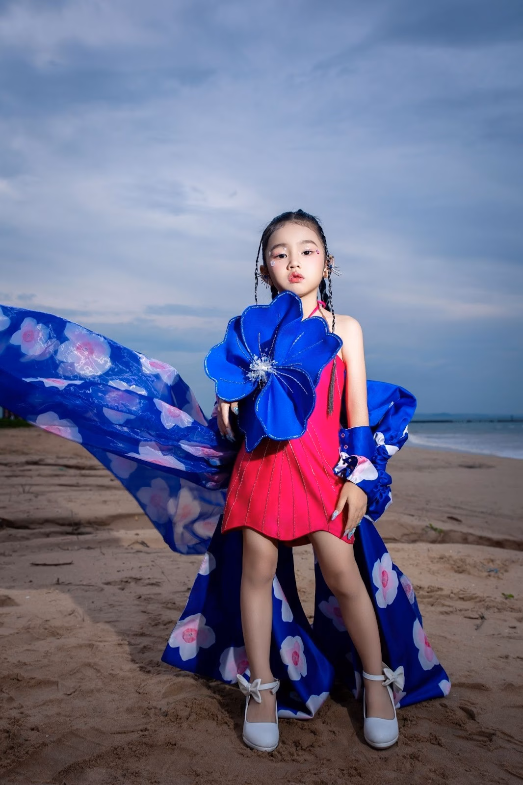 Hanna Ngọc Anh rạng rỡ trong BST “Floral Drift” tại NovaWorld Fashion Fest 2025 Hanna Ngọc Anh trở thành gương mặt đại diện quen thuộc của NTK Trinh Châu