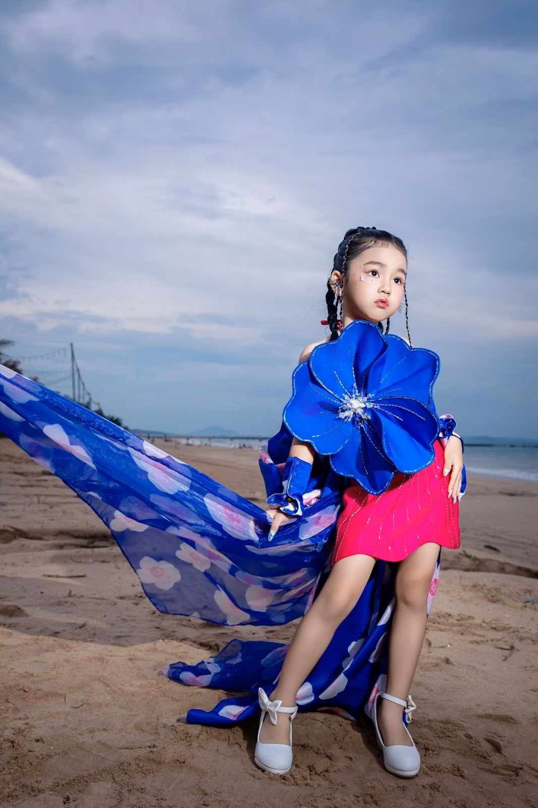 Hanna Ngọc Anh rạng rỡ trong BST “Floral Drift” tại NovaWorld Fashion Fest 2025 Hanna Ngọc Anh sở hữu gương mặt Á Đông đầy lôi cuốn
