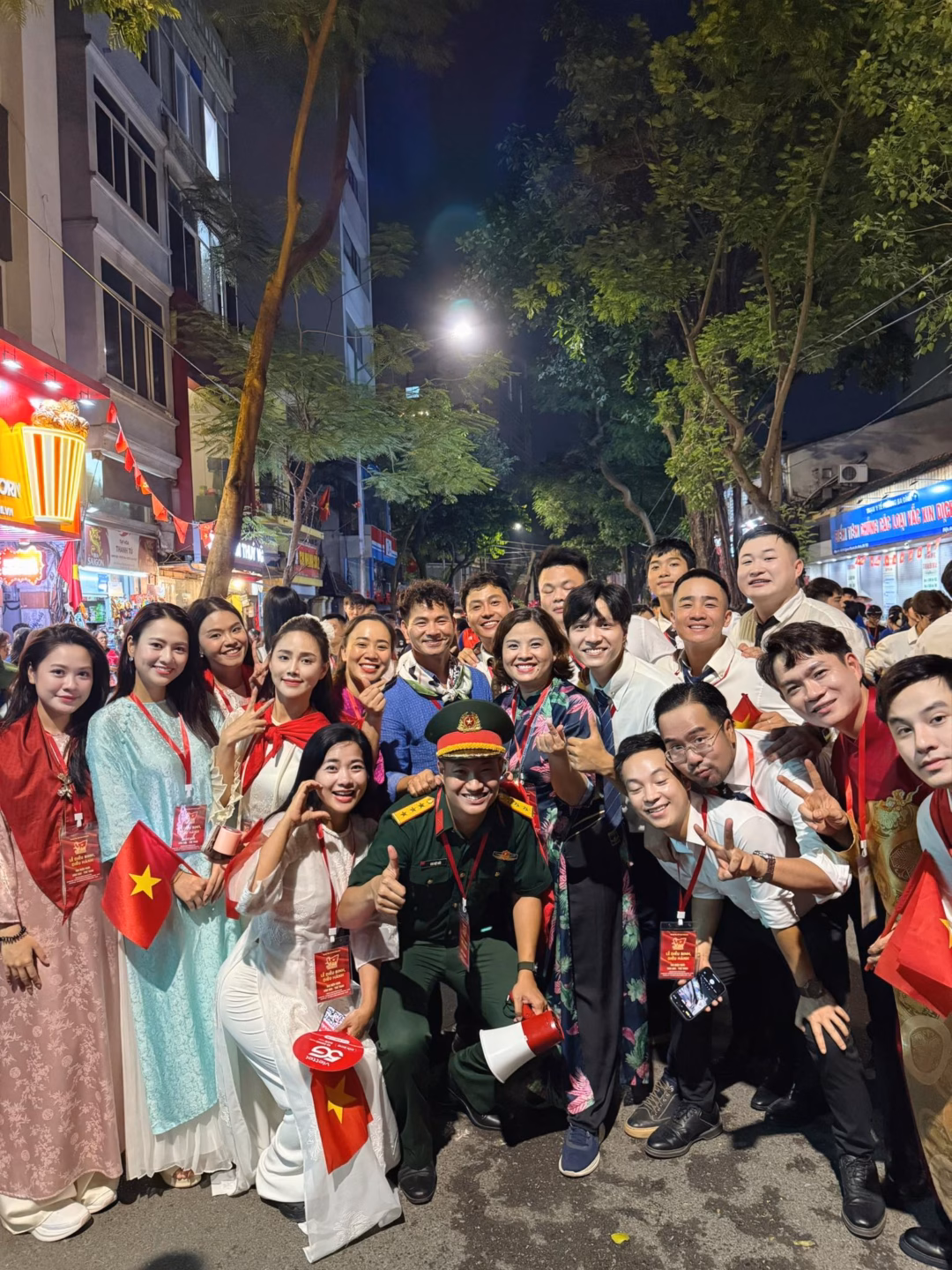 Hoa hậu Môi trường Việt Nam 2025 lên tiếng về cáo buộc mua giải Cục trưởng, Nghệ sĩ Nhân dân Xuân Bắc: “Đen Vâu nhắn tin cho tôi xin được tham gia diễu binh, diễu hành dịp A80”