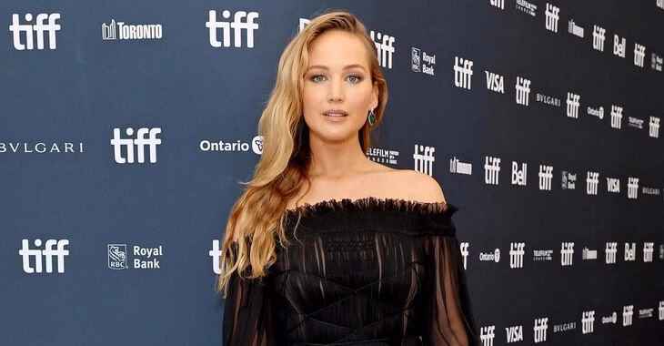 Jennifer Lawrence với những chiếc váy đắt tiền và lộng lẫy trên thảm đỏ Jennifer Lawrence và gu thời trang gợi cảm, đúng chuẩn sao hạng A Hollywood - Ảnh 12.