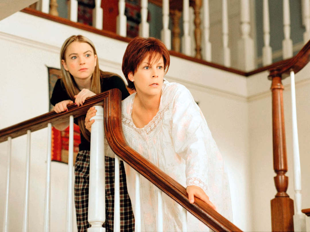 Lindsay Lohan hối hận về phong cách trang điểm tuổi teen Lindsay Lohan and Jamie Lee Curtis in "Freaky Friday"
