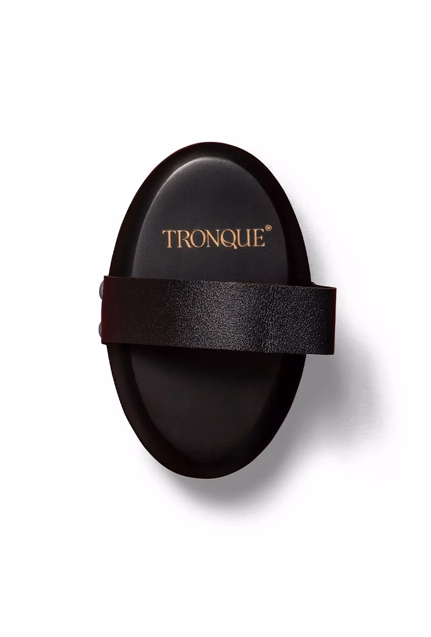 15 món beauty giúp tôi nâng tầm routine skincare và decor nhà cửa Tronque Ionic Body Dry Brush