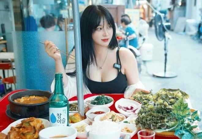 Nữ thần nội y Hàn Quốc Kim Woo Hyeon hiện tại ra sao sau nhiều năm?