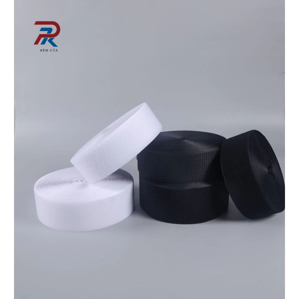 Làm thế nào để dán rèm cửa không bị bong? 3 lưu ý quan trọng khi dùng keo dán băng gai dính