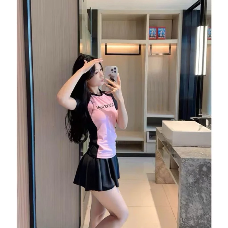 Mặc Bikini 2 Mảnh Có Quần Đùi: Lầm Lỡ Đắt Tiền Của Các Chị Em Khi Chọn Đồ Bơi Mùa Hè