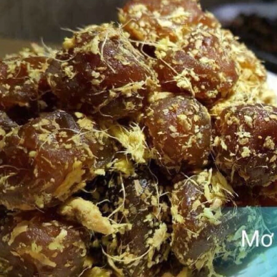 Tại Sao Mơ Tươi Xào Gừng Lại Trở Thành Món Không Thể Thiếu Trong Mùa Hè Của Người Việt?