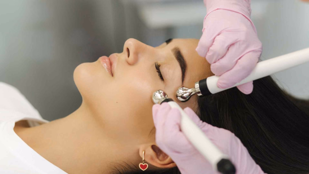 Điện di vitamin C tr&ecirc;n da bị n&aacute;m