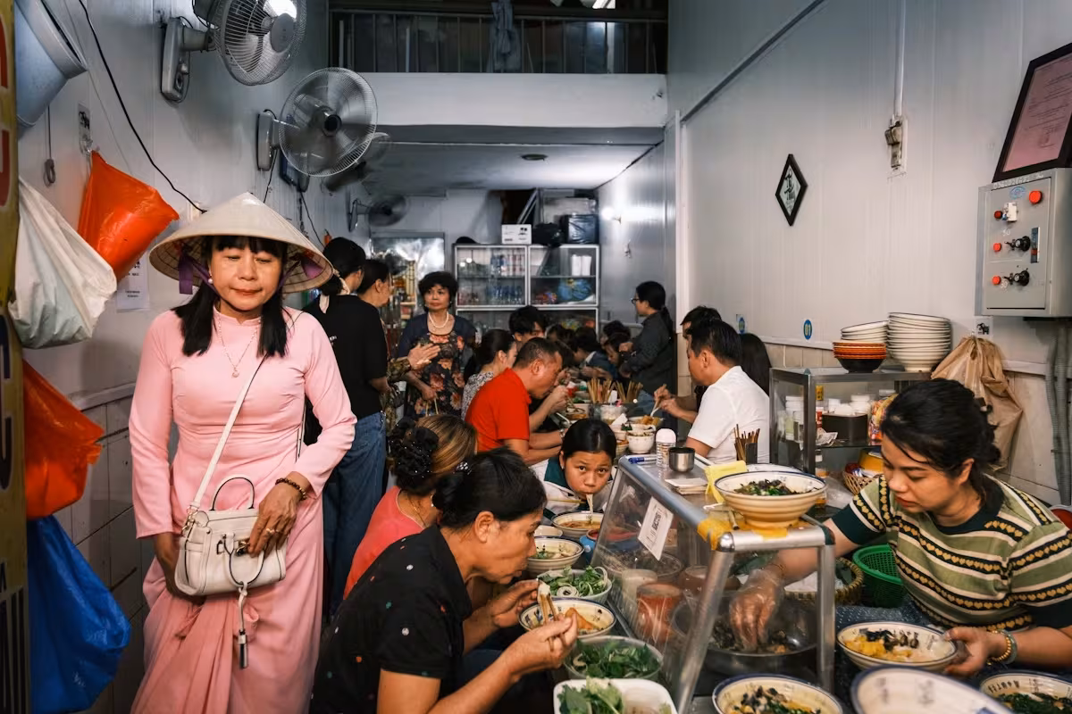 Quán mì phố cổ Hà Nội vào danh sách ảnh 2025 của Lonely Planet