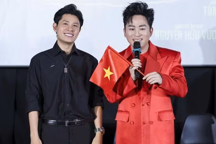 Tùng Dương ngợi khen U23, đề nghị hợp tác âm nhạc cùng Nguyễn Văn Chung