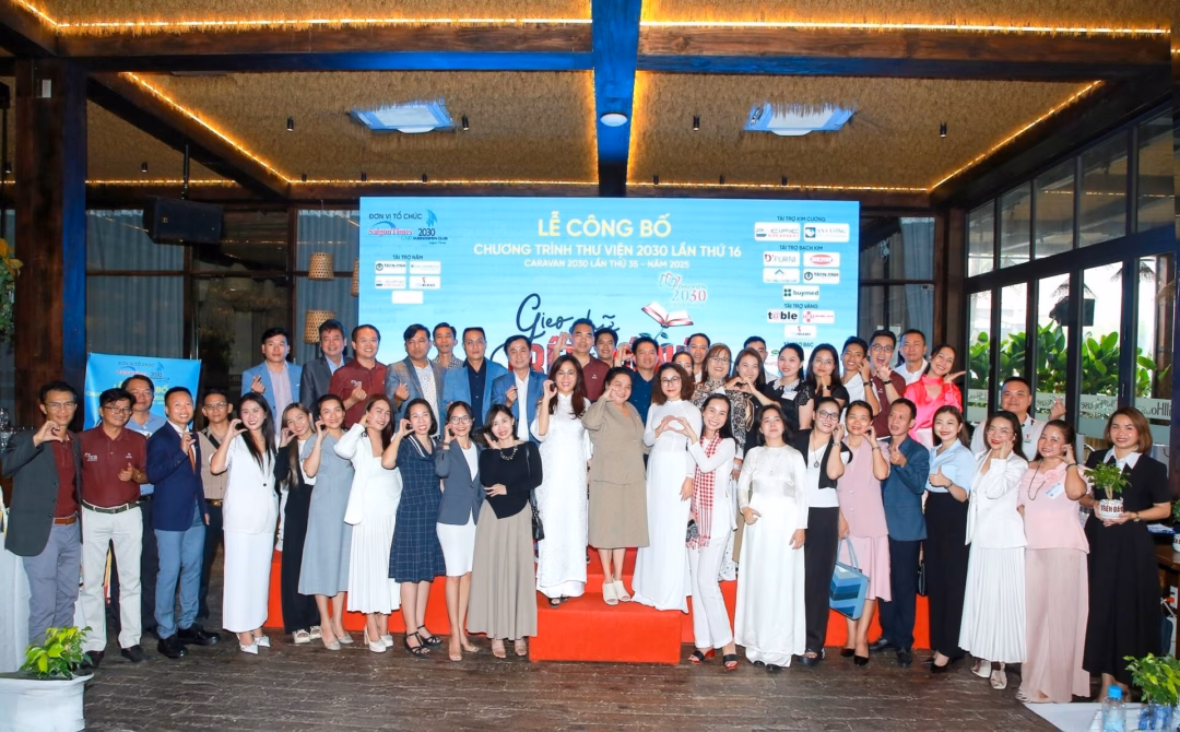CLB Doanh nhân 2030 trao tặng thư viện Xanh tại An Giang