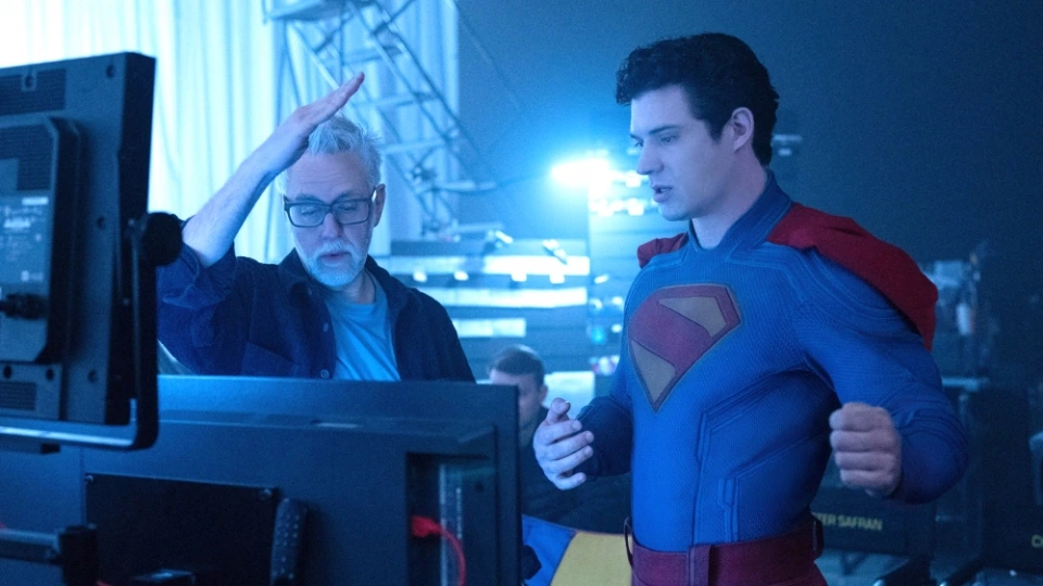 Đàn cá gỗ của đạo diễn Phạm Đại Đạo vượt Superman về doanh thu ngày đầu công chiếu