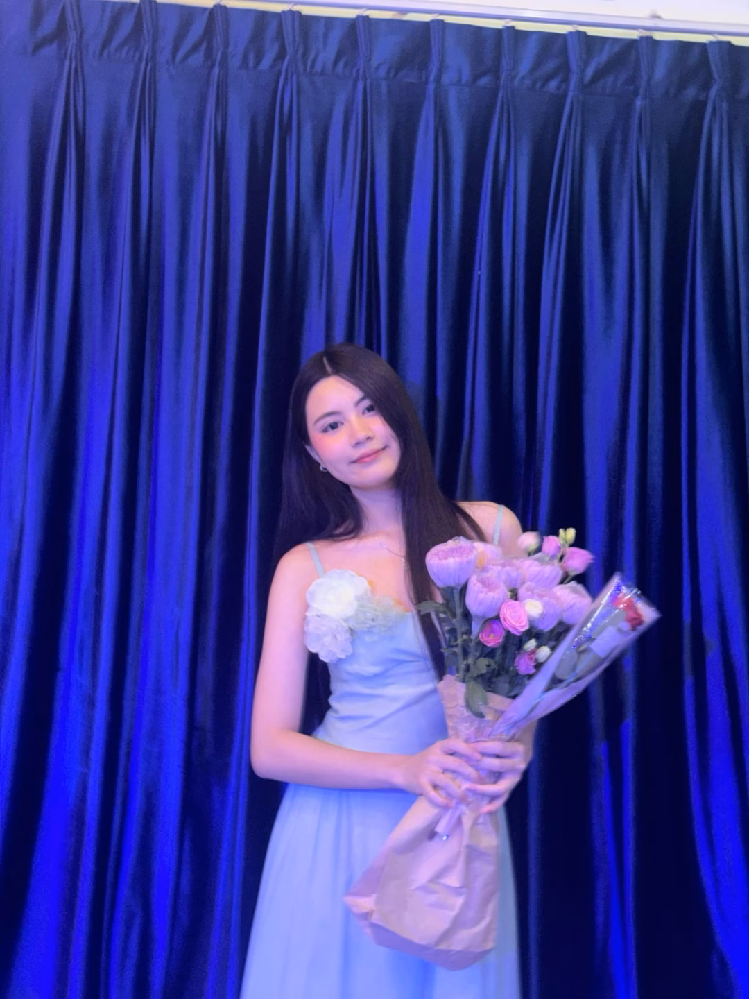 Hạt Dẻ – Con gái MC Quyền Linh: Visual đẹp tự nhiên, sắc nét không cần Filter Ái nữ nhà MC Quyền Linh chiếm spotlight trên sân bóng rổ: Nhan sắc “cam thường” có đỉnh như ảnh tự đăng?- Ảnh 7.