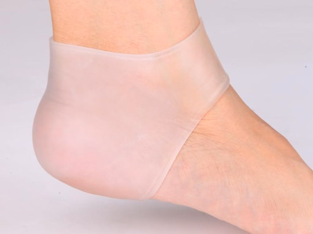 Tia Carrere tiết lộ bí quyết chăm sóc da và những câu chuyện fan gặp gỡ kỳ lạ Tia’s secret to soft feet? These silicone heel pads from Amazon. Picture: Amazon Australia