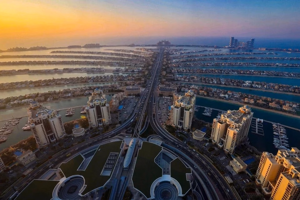 Các gã khổng lồ công nghệ Trung Quốc đổ xô vào Dubai