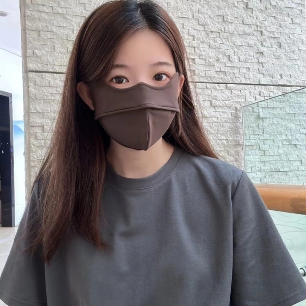 Tại Sao Khẩu Trang 5D Vải Dày Ấm Chống Nắng UV Chống Nám Là Cứu Cánh Cho Mùa Hè Của Bạn?